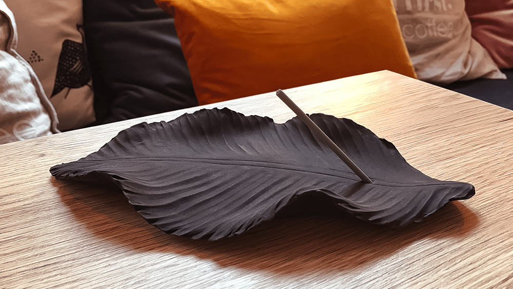 anoq_leaf_dark_3 Black Leaf - Incense Holder - Ansicht 4